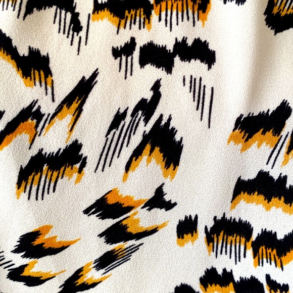 CABI ROUND TRIP SAFARI LEOPARD PRINT CREAM BLACK LONG CUFFED SLEEVE TOP #4335 - Picture 6 of 17